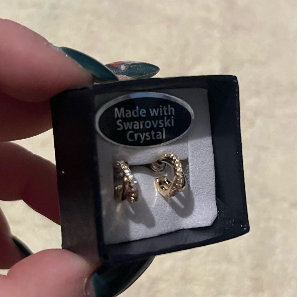 COPY - Swarovski Crystal Gold Earrings - Picture 4 of 6